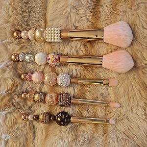 ❣️B4 sets G1 FREE!  Mothers Day gift! Beaded makeup brushes!